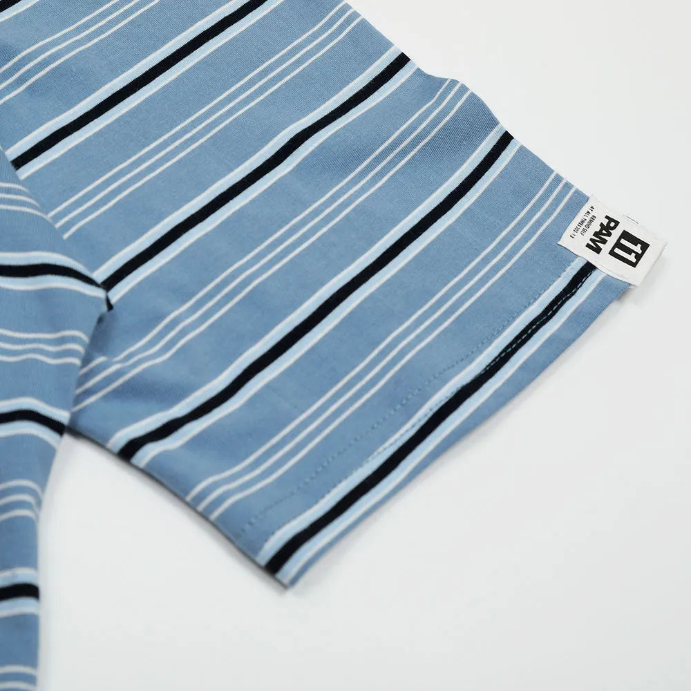 Blue stripe vintage short-sleeved polo shirt with loose fit on man