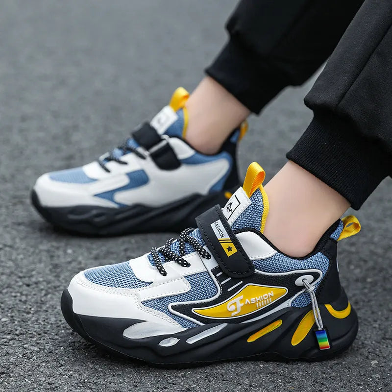 Child's platform sports shoes in dark blue mesh with non-slip sole and Velcro fastening