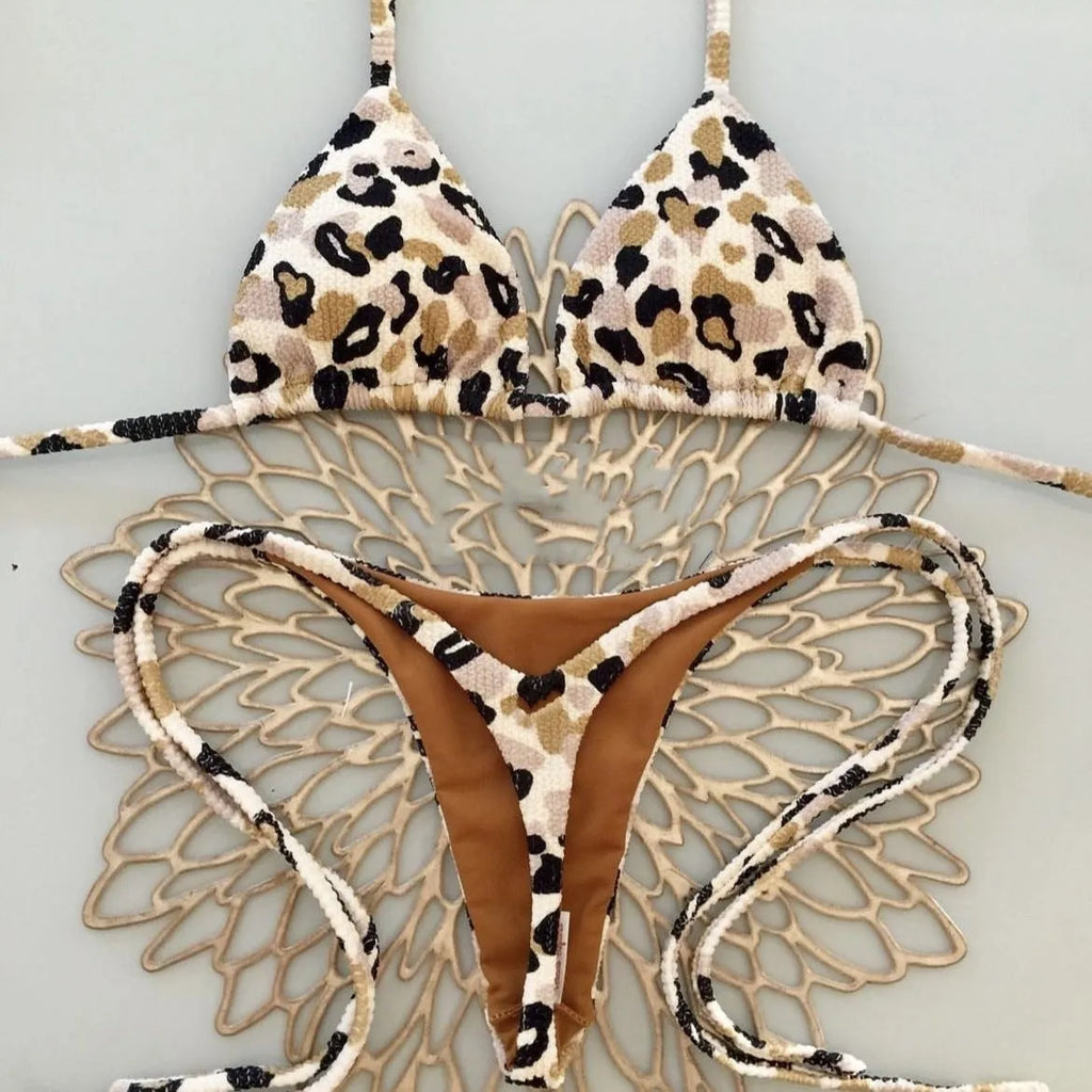 Women's cotton-lined bikini swimsuit in quick-drying nylon fabric available in three colours