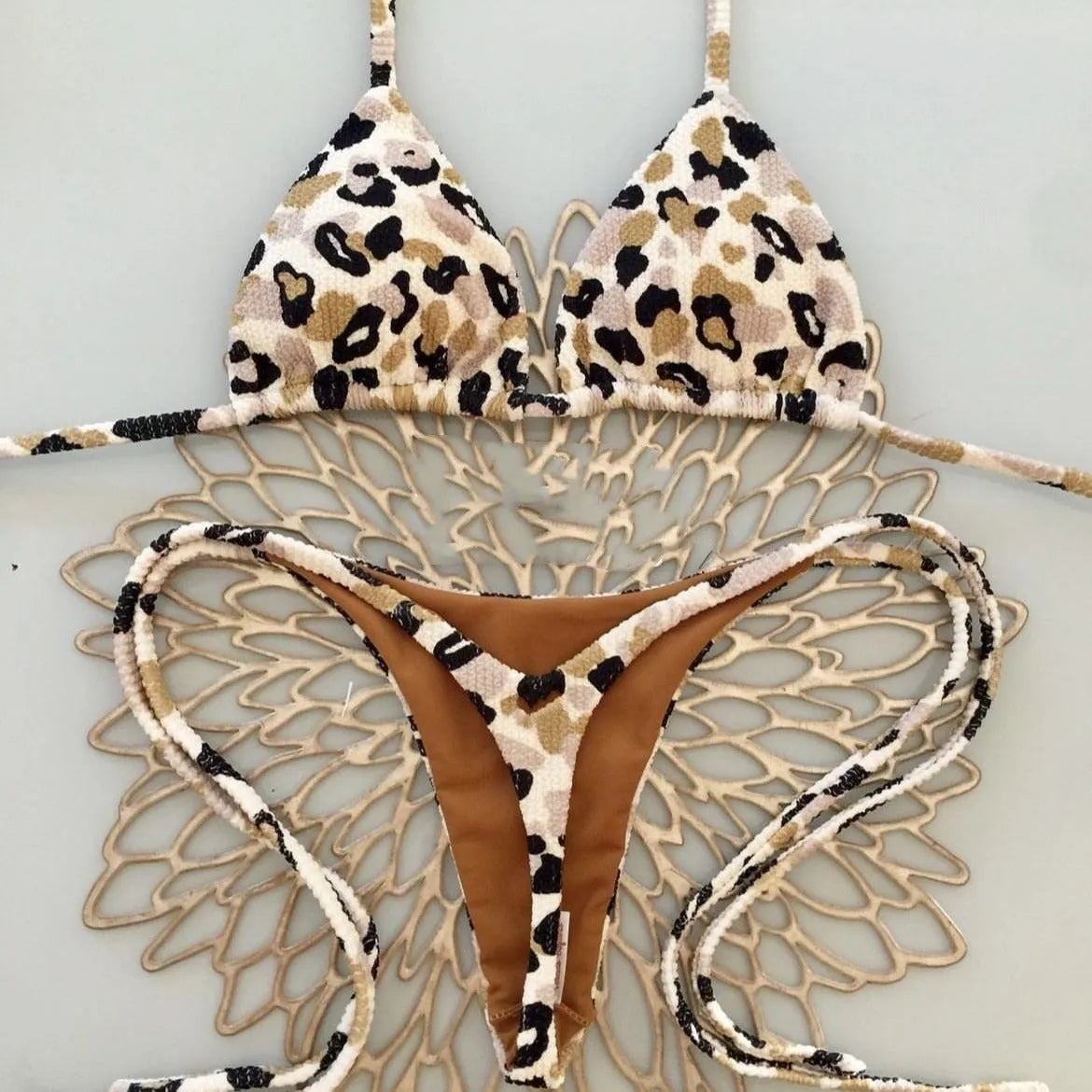 Women's cotton-lined bikini swimsuit in quick-drying nylon fabric available in three colours