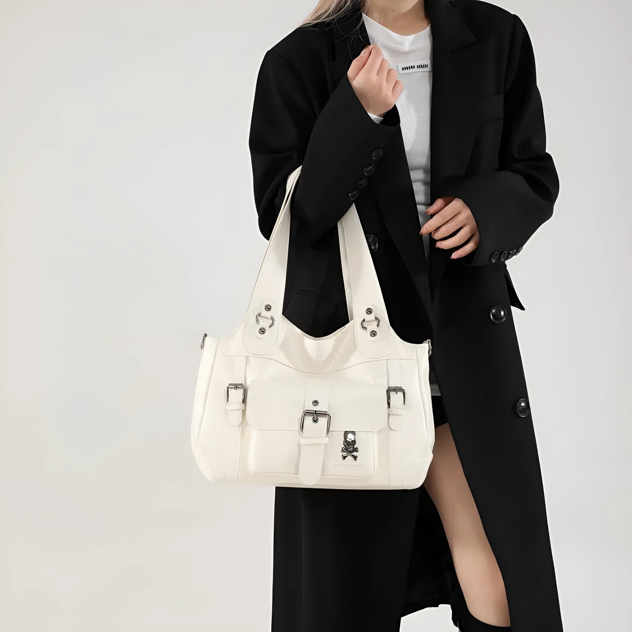 Sentong Qin large capacity horizontal square shoulder bag in PU, black colour option