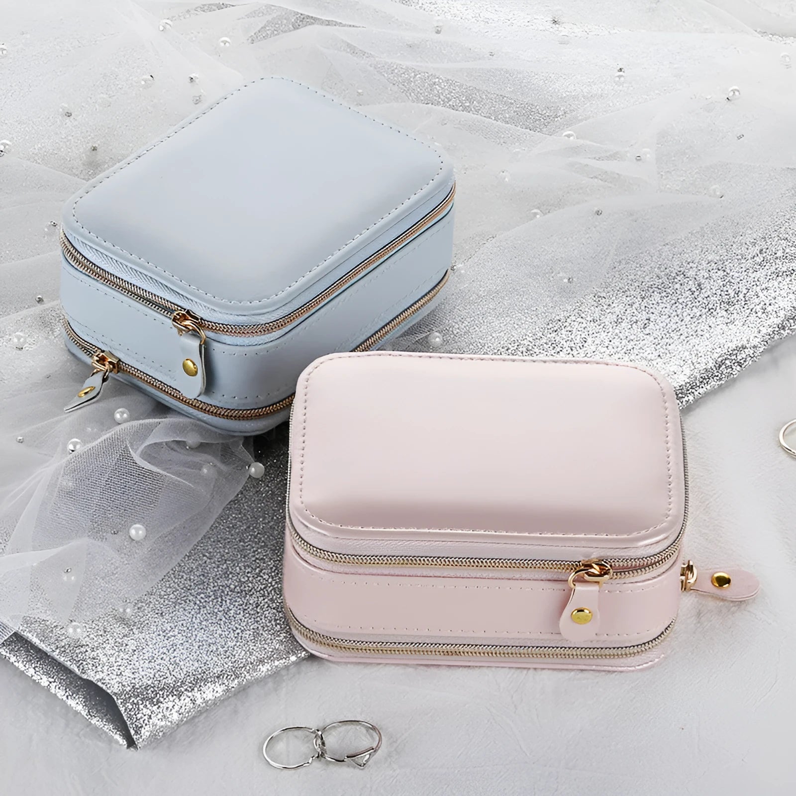 Simple zipper jewellery box in pink made from soft PU material with compact 11.5x8.5x5cm size
