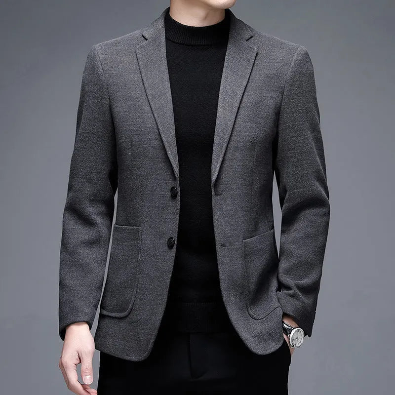 Men's solid colour polyester winter jacket in loose fit design with long sleeves and round hem