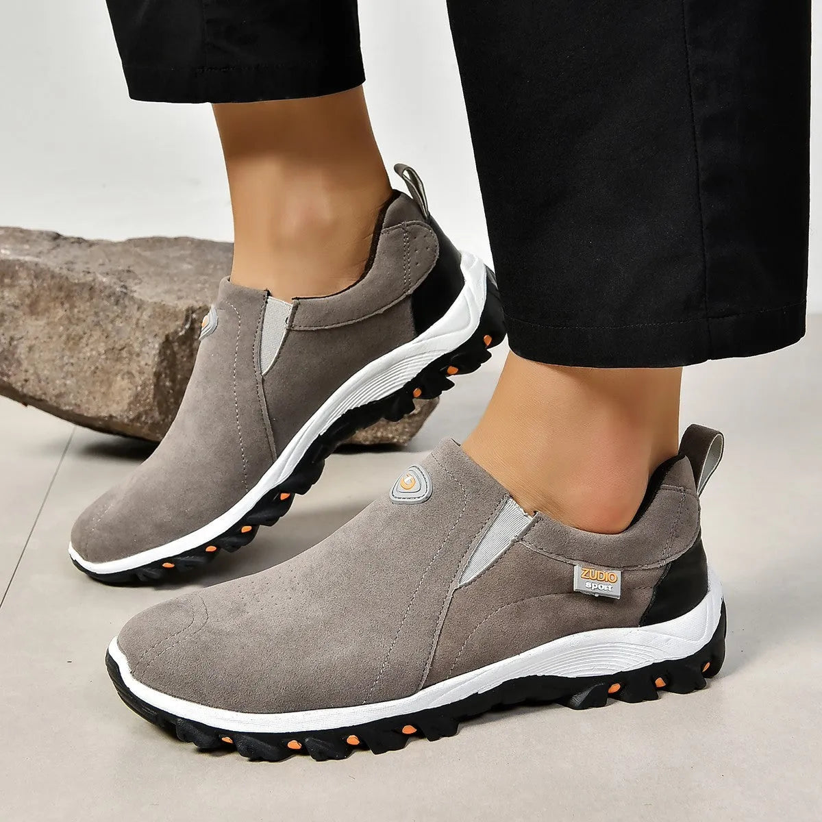 Men's round head thin shoes in slip-on oversleeve design available in multiple colours