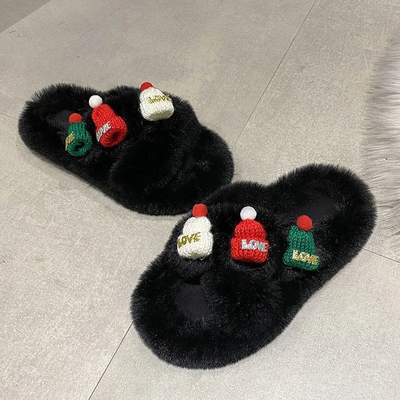 Women's Christmas hat slippers in faux plush with rubber soles and cotton lining