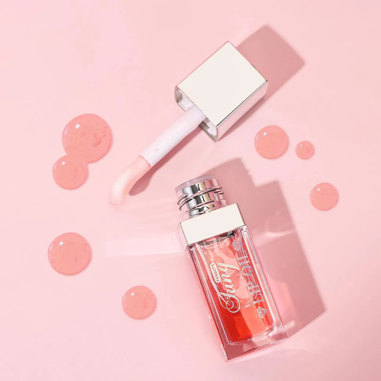 Five colour options of bright lip gloss mint lipstick with moisturising and repairing effect