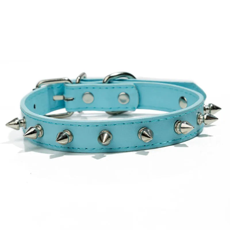 Studded dog collar in black PU leather with metal spikes and alloy buckle.