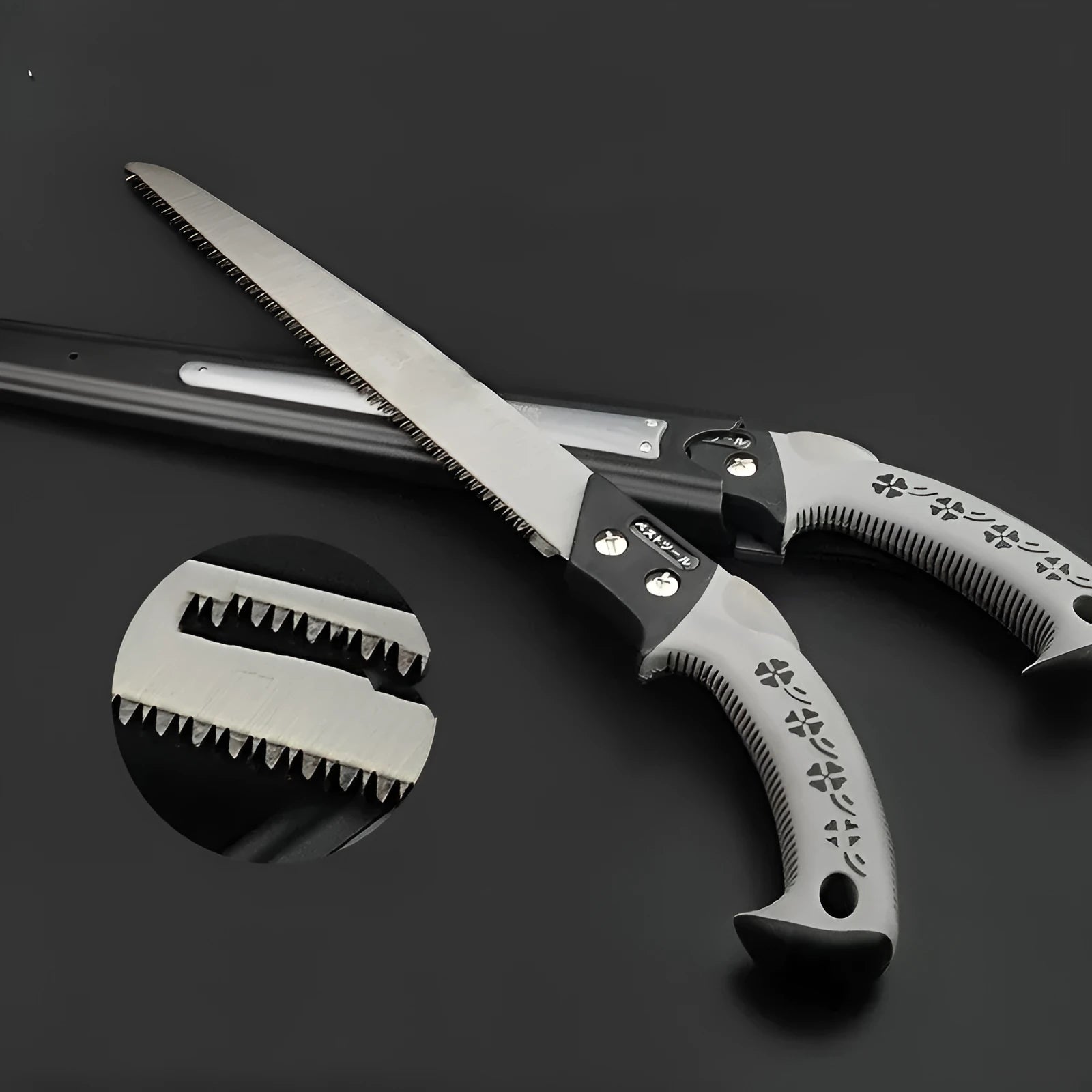 Japanese-style two-tone waist saw 460mm total length with thin 1.2mm blade for low-resistance cutting