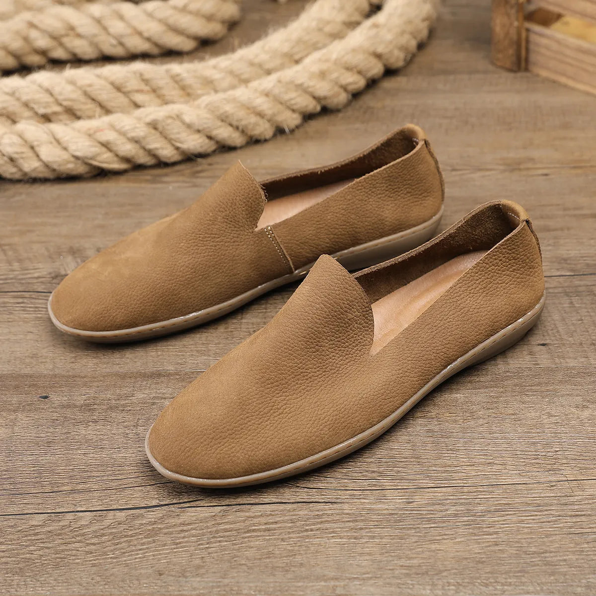 Handmade men's casual shoes in khaki and grey with cowhide upper and wedge heel design