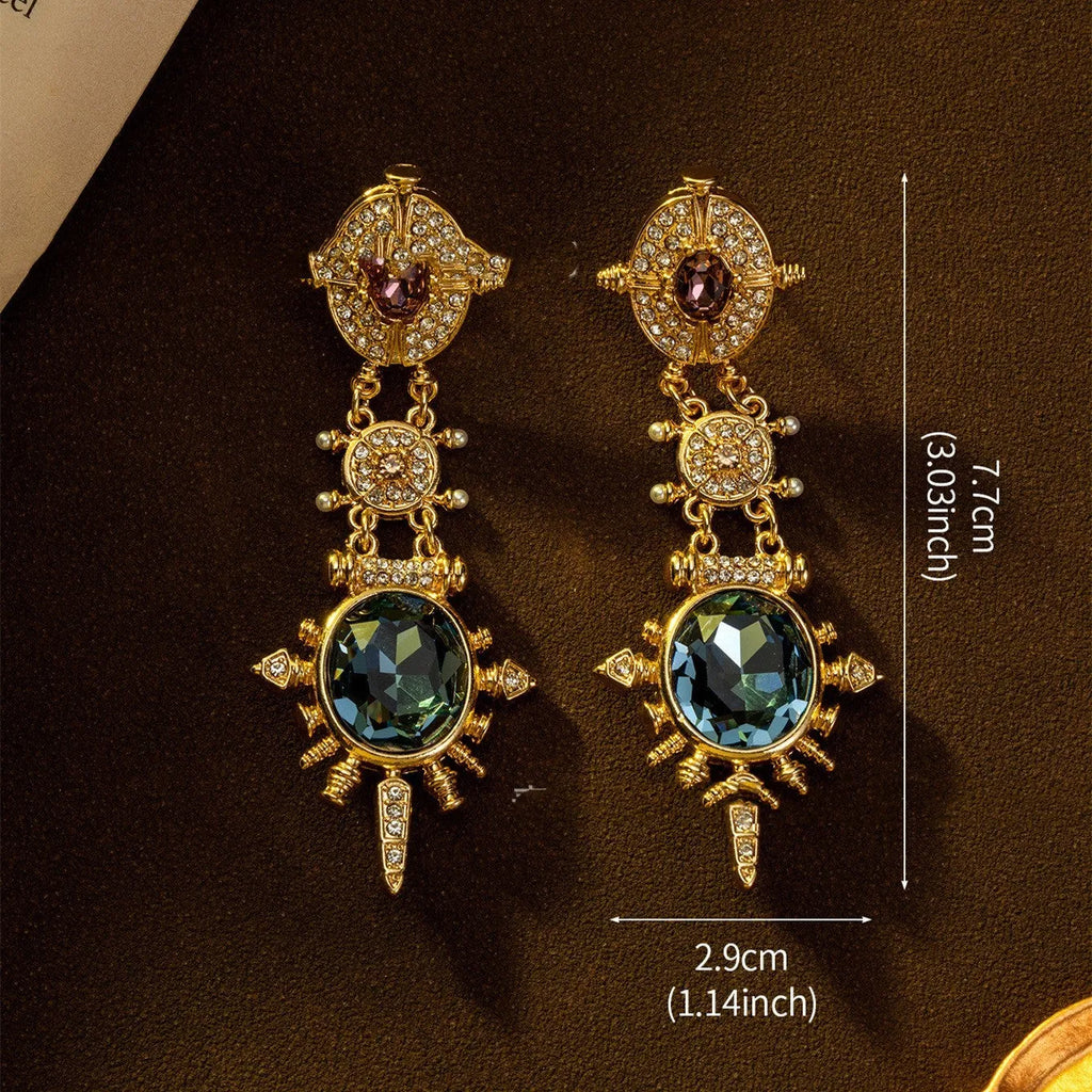 Gold geometric round stud earrings with retro court style and diamond finish