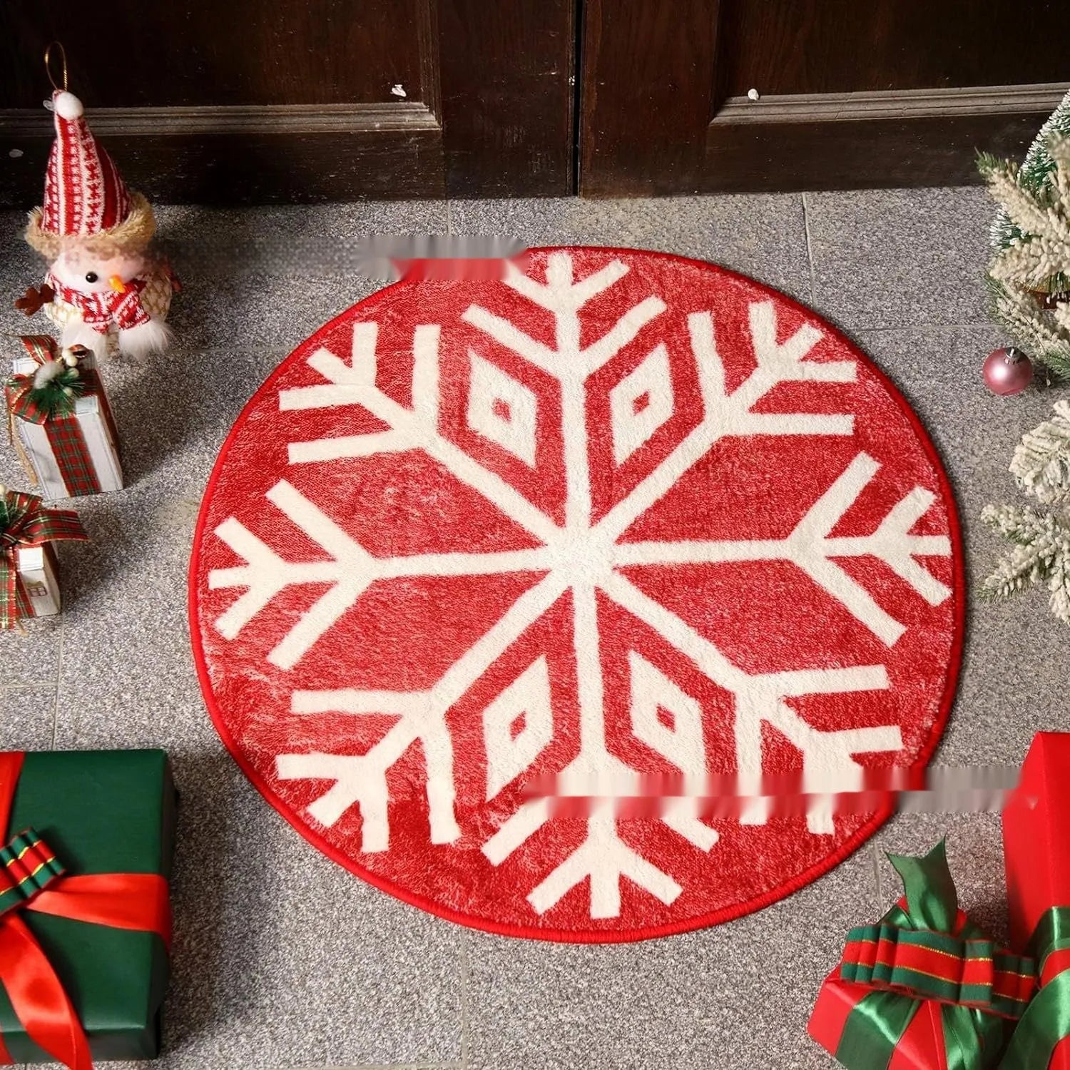 Christmas round polyester carpet with printed festive design in cashmere-like material