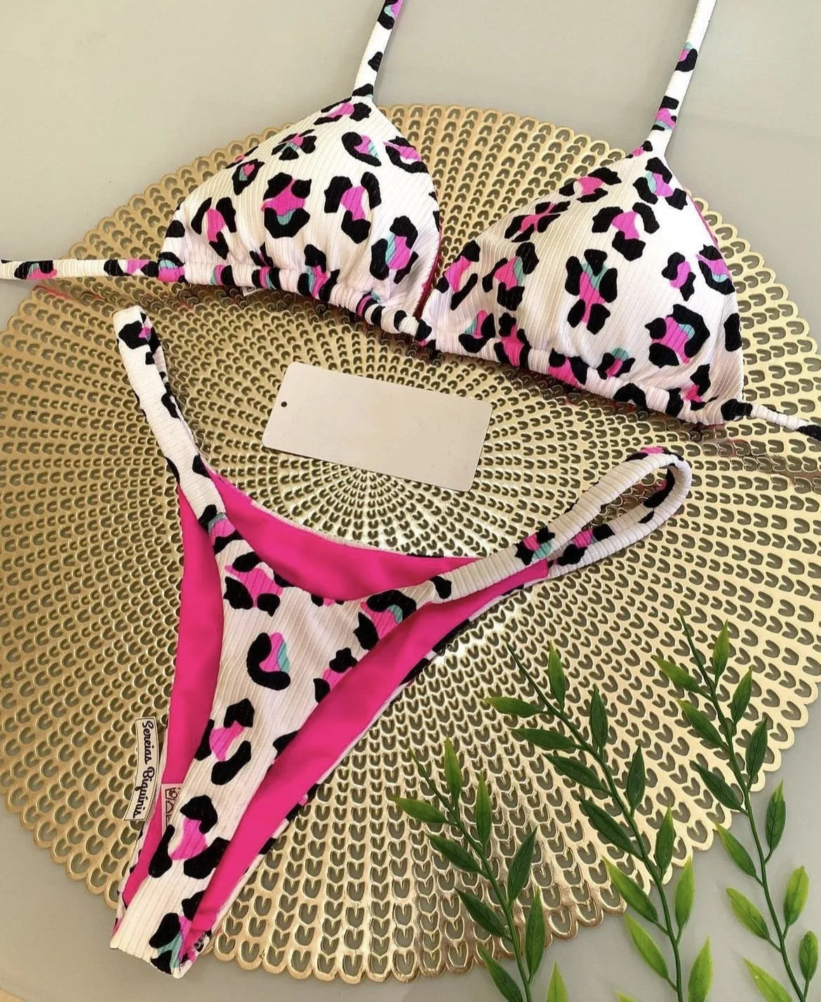 Women's cotton-lined bikini swimsuit in quick-drying nylon fabric available in three colours