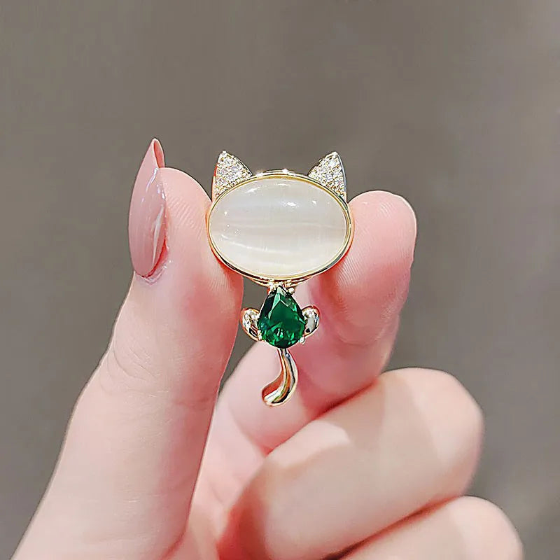 Alloy brooch in natural flower shape with electroplated finish, featuring adjustable and anti-exposure pin closure for women's coats and suits.