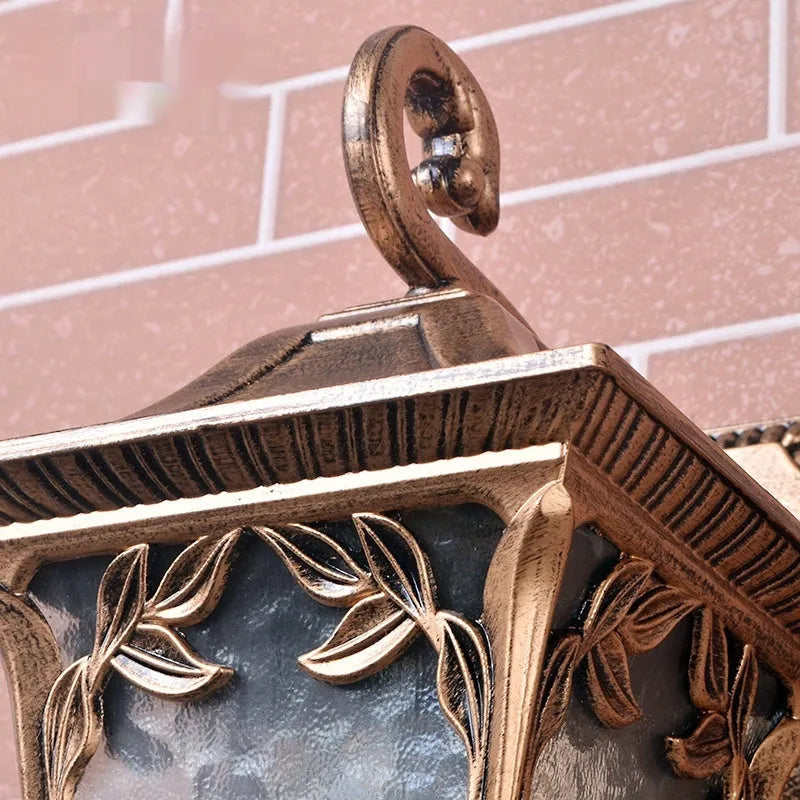 European-style antique outdoor wall lamp in aluminium, IP55, black or bronze finish, for balcony or corridor