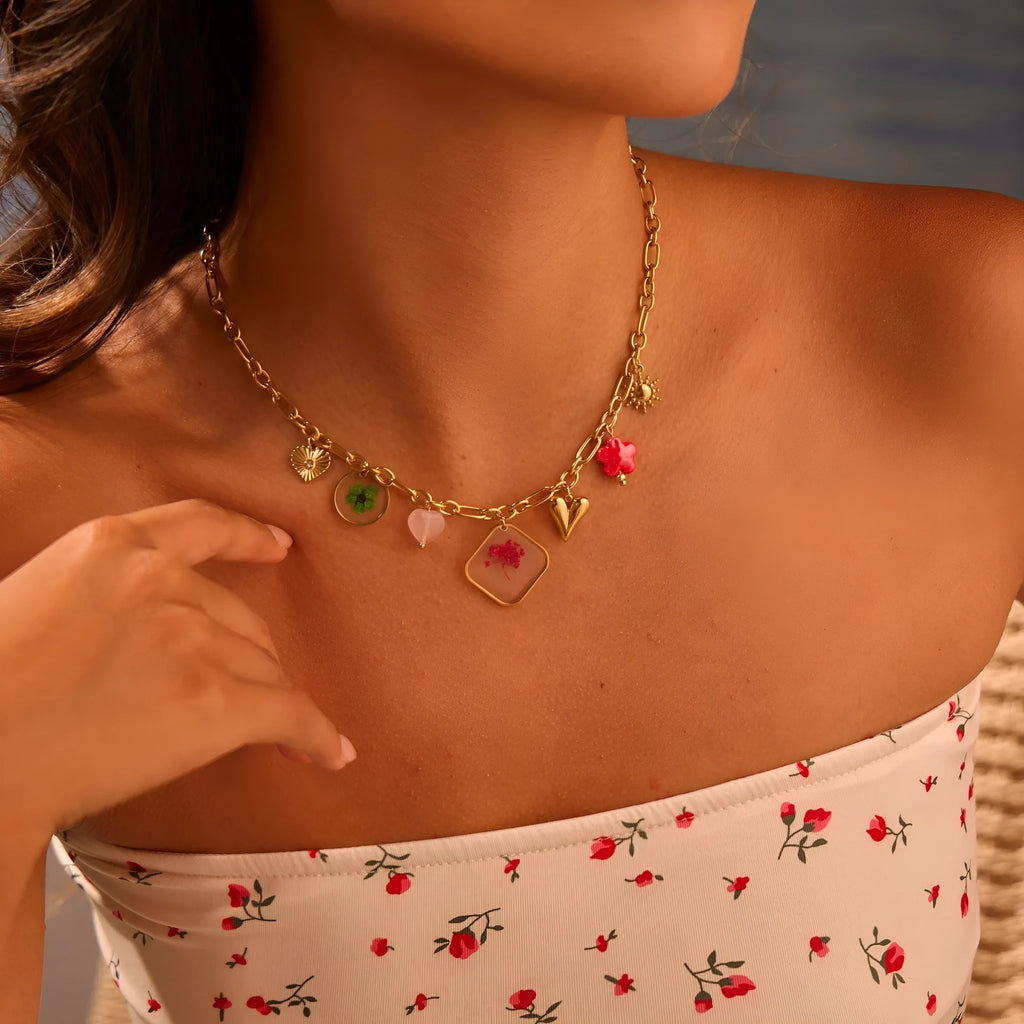 Women's stainless steel 18K gold plated epoxy flower pendant necklace with geometric shape and regular chain