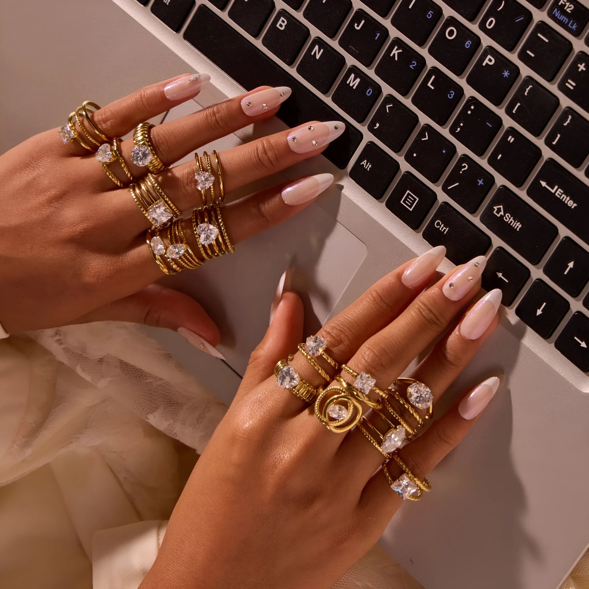 Stainless steel women's ring with gold electroplating and zircon details in geometry design