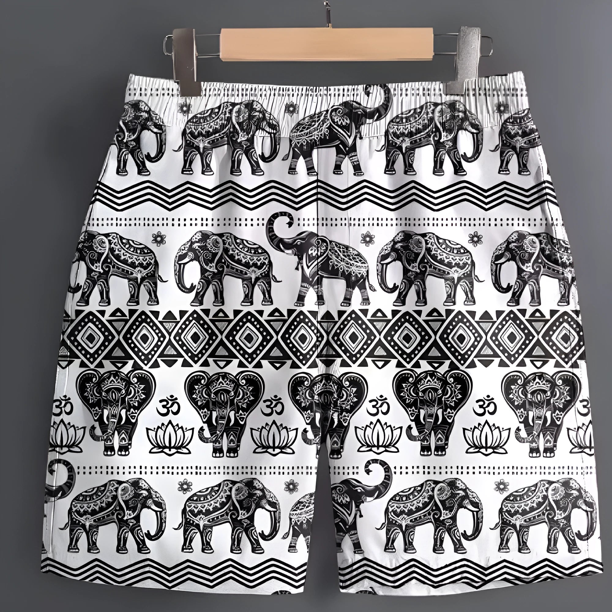 Men's casual polyester shorts in a striped pattern, shown in a size L, for outdoor sports and leisure wear.