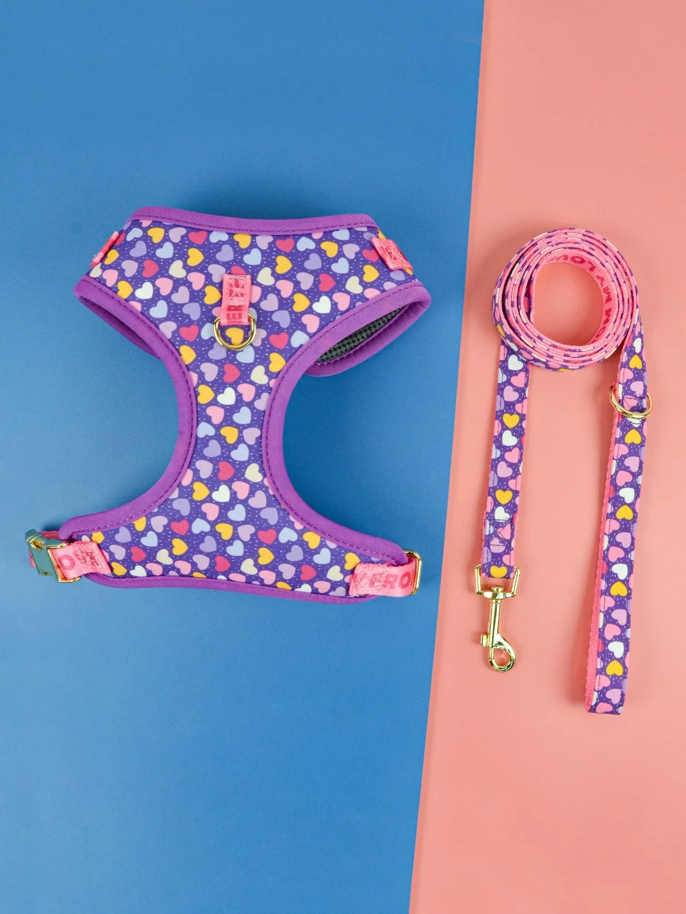 Polyester chest-back dog harness and lead set in a choice of six colourful patterns, sized for medium and large dogs.