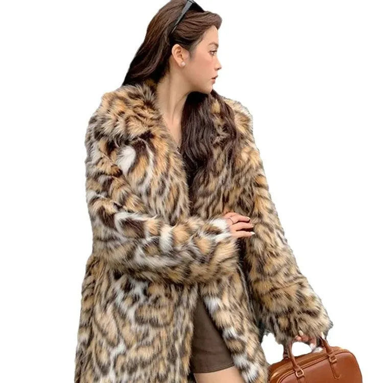 Fox pattern faux fur coat with fur collar and pockets in street fashion style