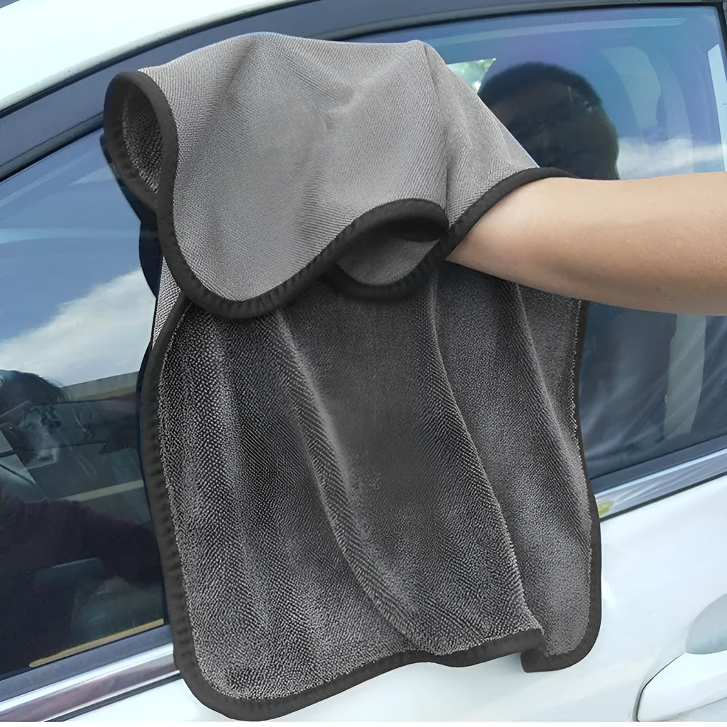 Grey microfibre car drying towel measuring 40x40cm for vehicle cleaning