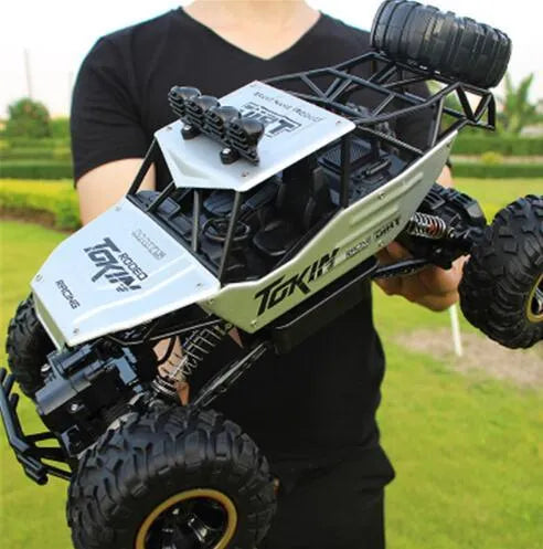 4WD RC buggy green red off-road truck 37x23x20cm with 2.4G remote control