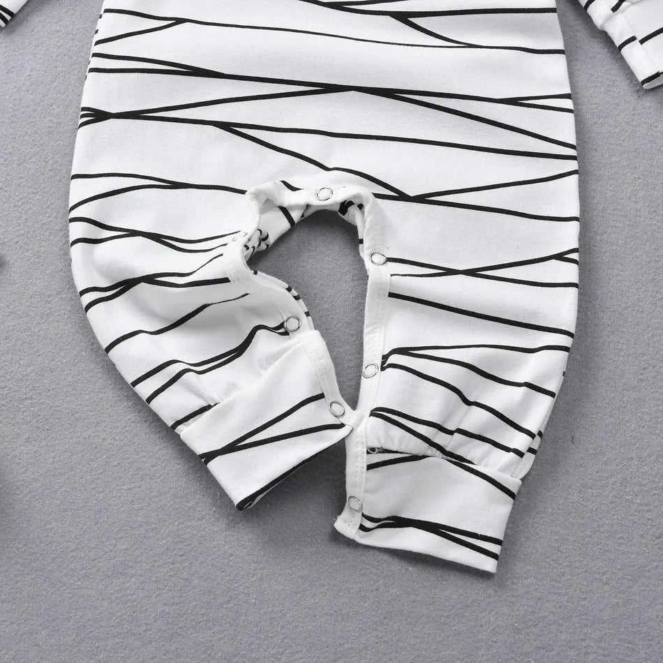 Neutral white baby onesie made from 95% cotton with long sleeves and detachable hood