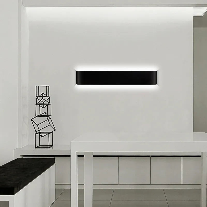 Modern minimalist wall light with aluminium alloy body in black finish