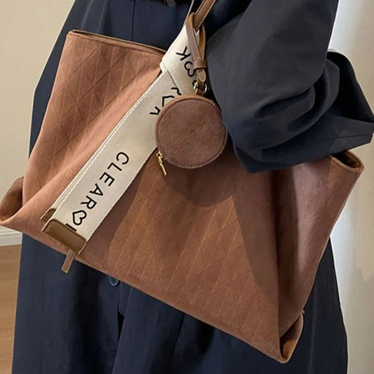 Casual large capacity polyester tote bag with zippered compartment in one of four colours