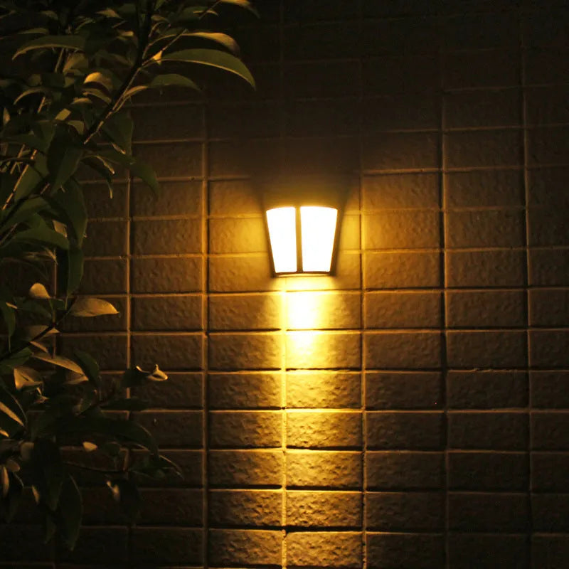 Solar-powered outdoor wall lamp with automatic sensor and waterproof IP65 rating