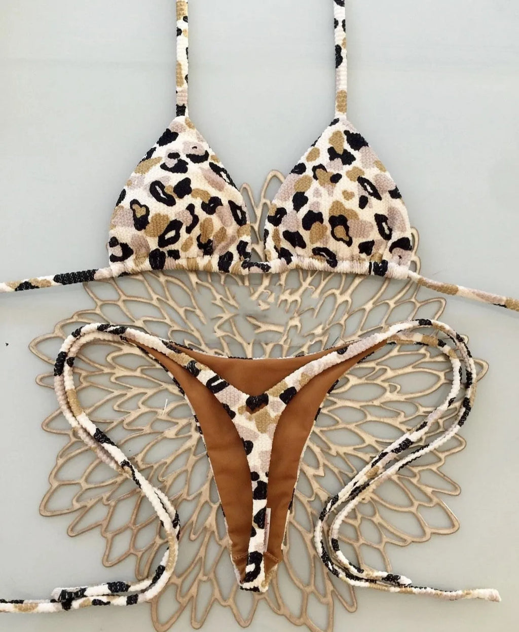 Women's cotton-lined bikini swimsuit in quick-drying nylon fabric available in three colours