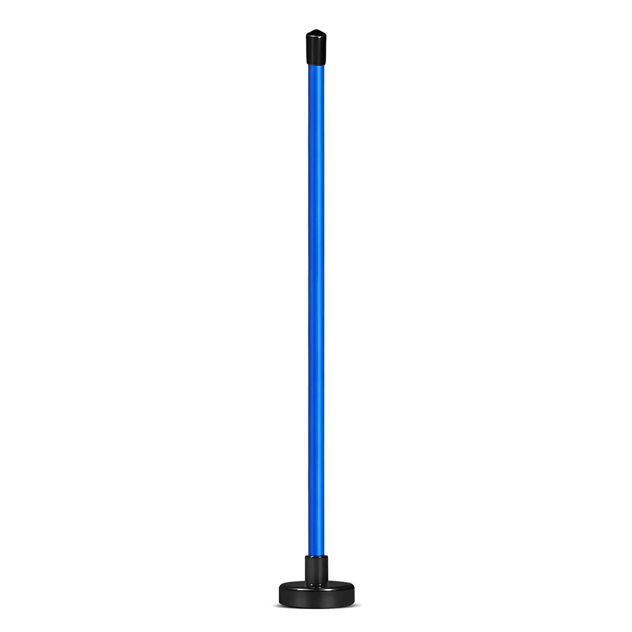Aluminium golf swing trainer with magnetic direction indicator in red and blue colour options