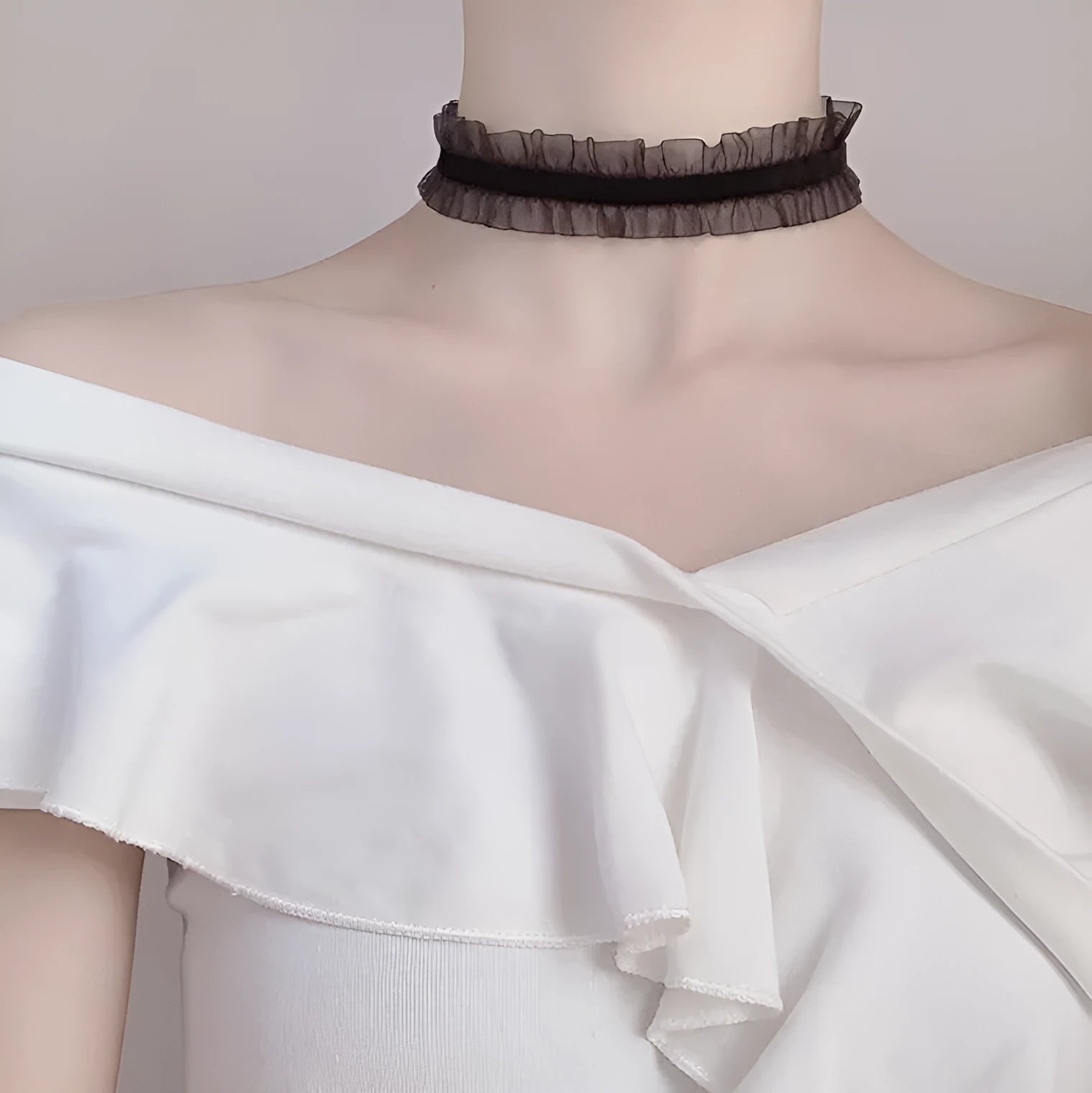 Velvet ruffled clavicle chain necklace with snake bones chain and flower pendant in three colour options