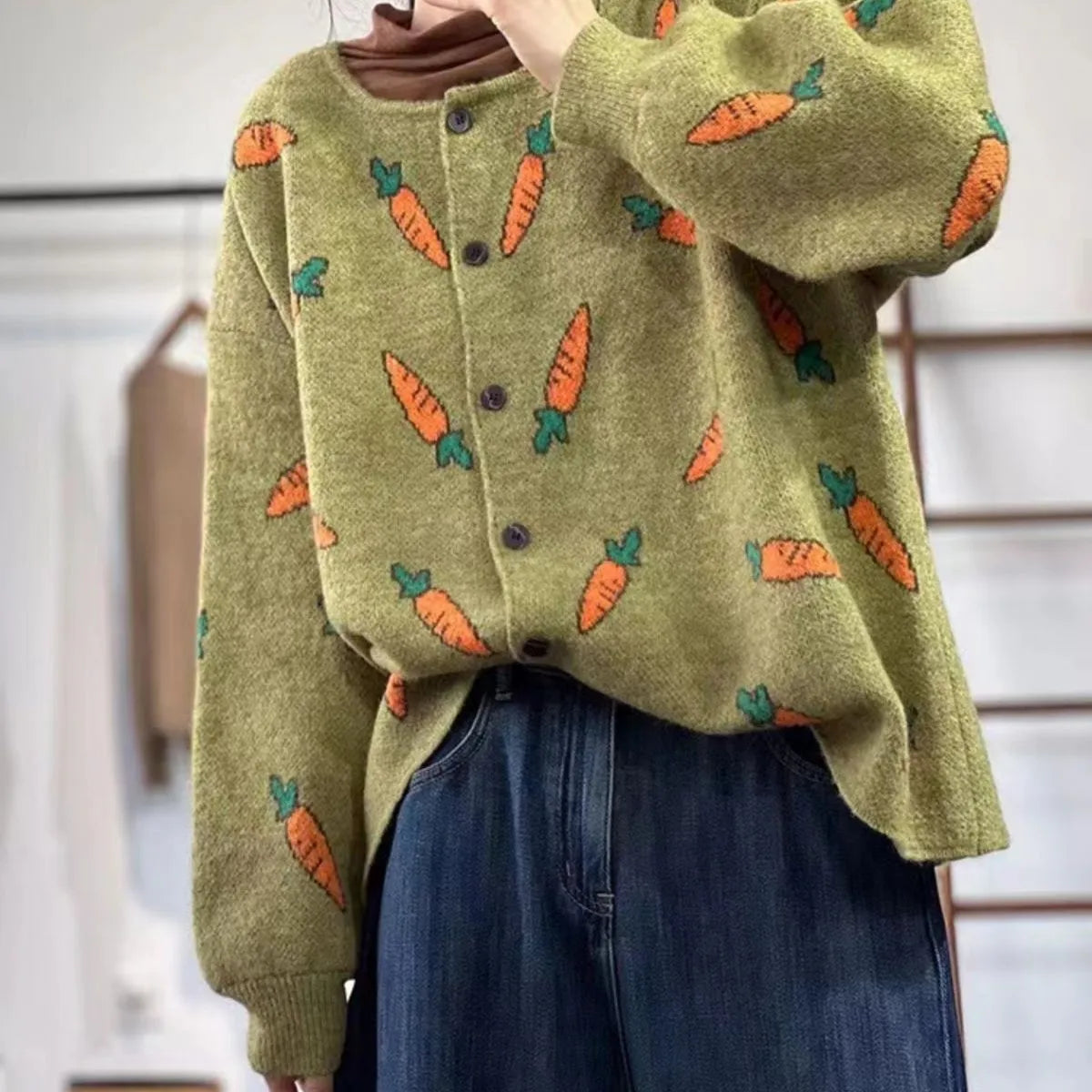Women's loose fit cardigan sweater with Mori artistic printing colour contrast design