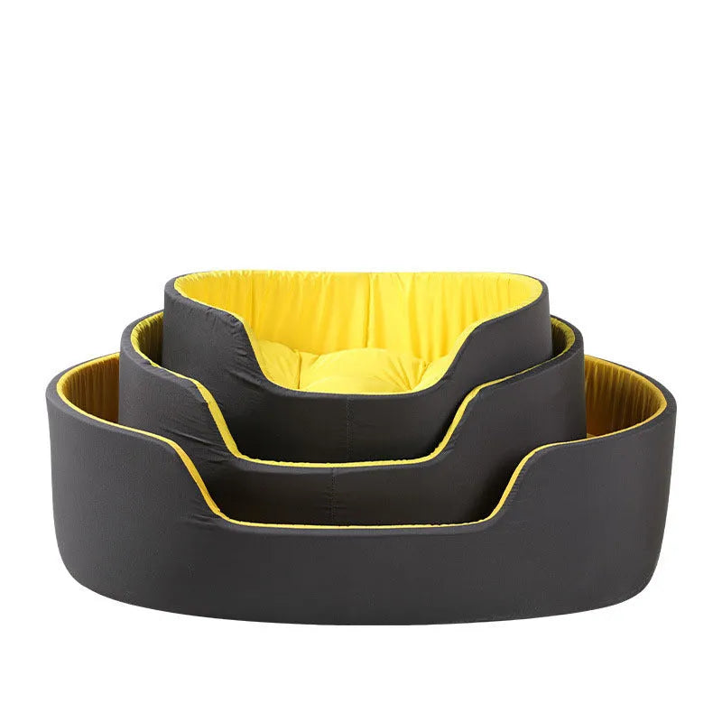 Washable cloth pet kennel for winter use in black or green colours