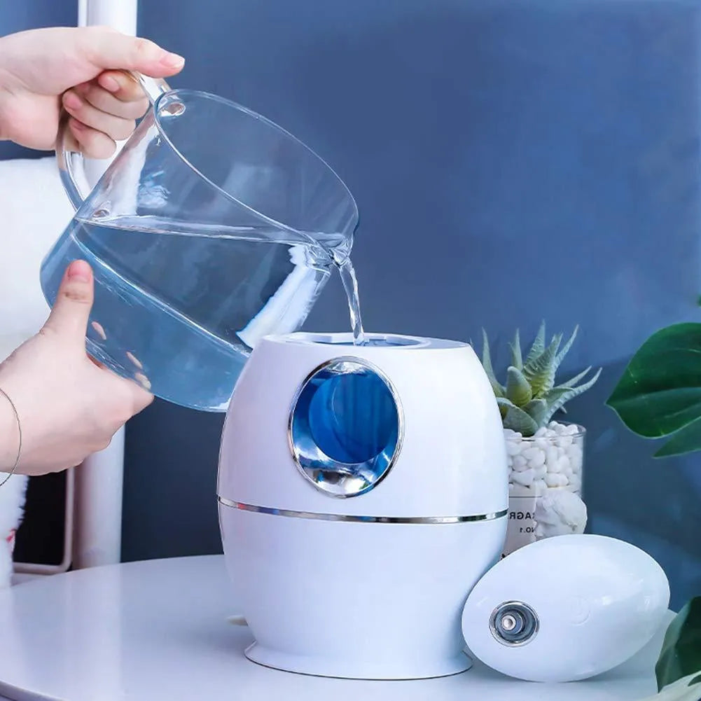 White round aromatherapy humidifier with 800ml water tank and USB cable
