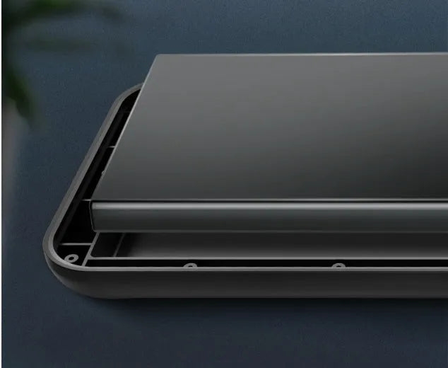Black wireless back clip battery for iPhone 12 with TPU soft bag and plastic shell measuring 167x70x18mm