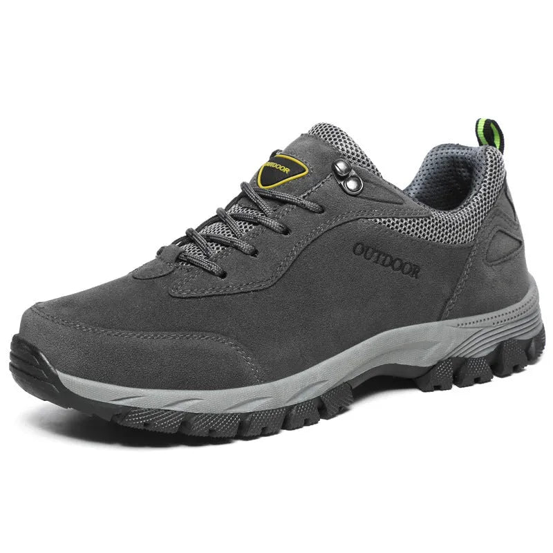 Men's low-top hiking shoes in Army Green with mesh construction and viscose sole