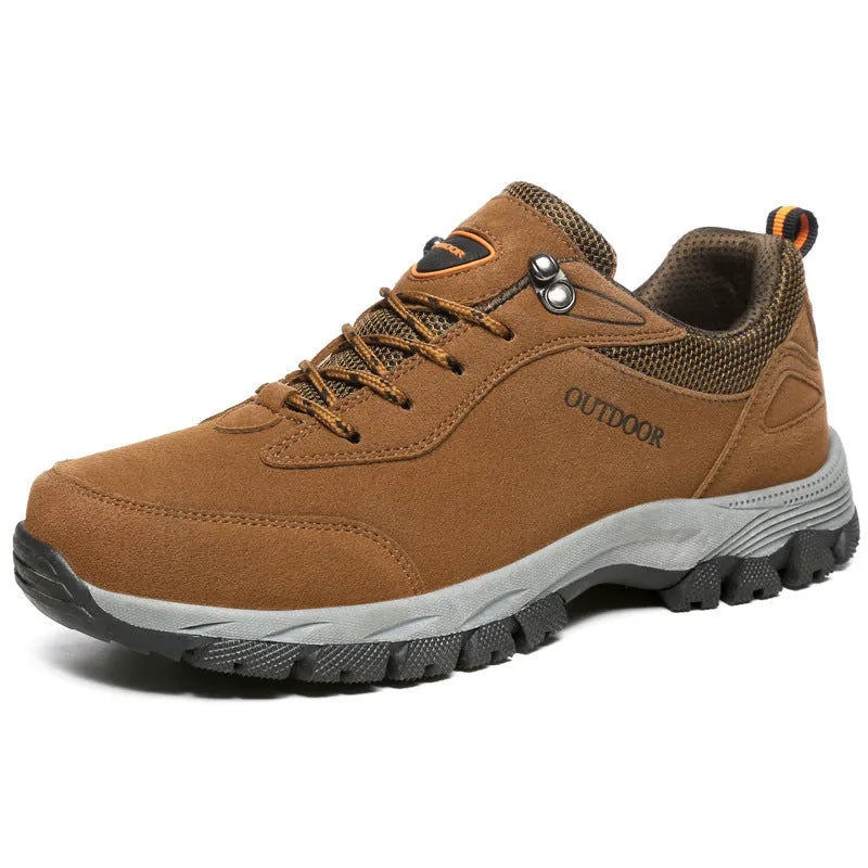 Men's low-top hiking shoes in Army Green with mesh construction and viscose sole