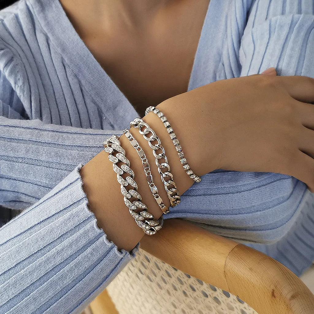 Retro wild snake bone chain bracelet for women in gold metal finish
