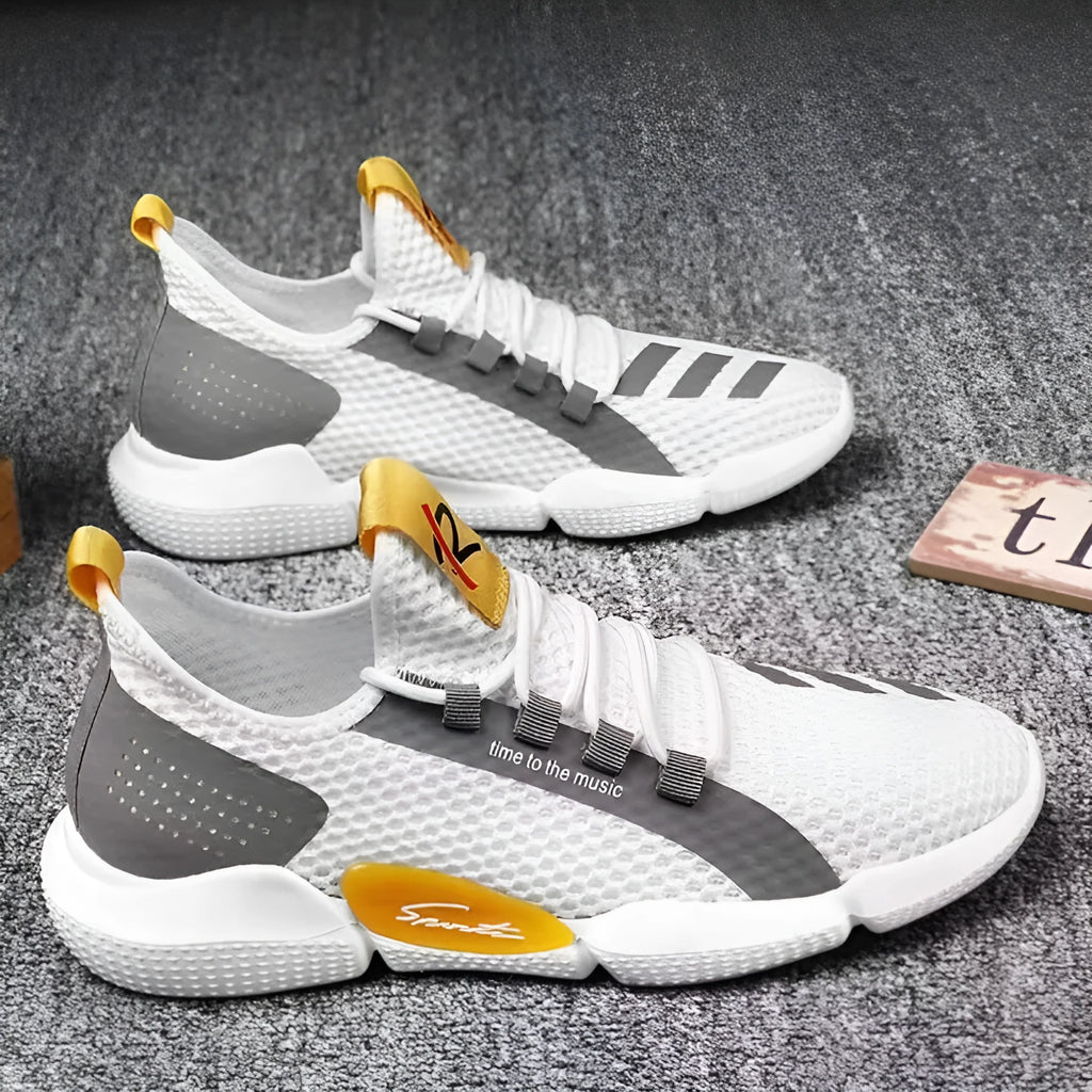 Breathable lace-up casual sports shoes in white with low heel and car suture detailing