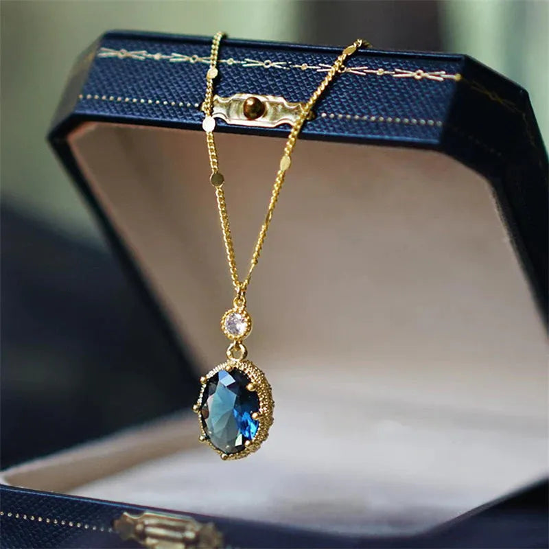 Gold electroplated French retro copper necklace with geometric pendant design and 40cm chain