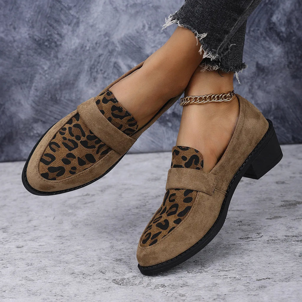 Leopard print slip-on suede pumps with pointed toe and chunky rubber sole in pink colour