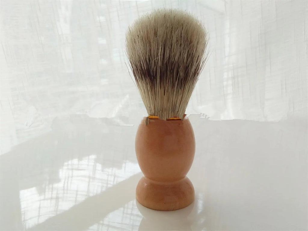 Men's shaving set with beech wood handle razor, Fe-Ni alloy holder, stainless steel soap bowl, and natural bristle brush