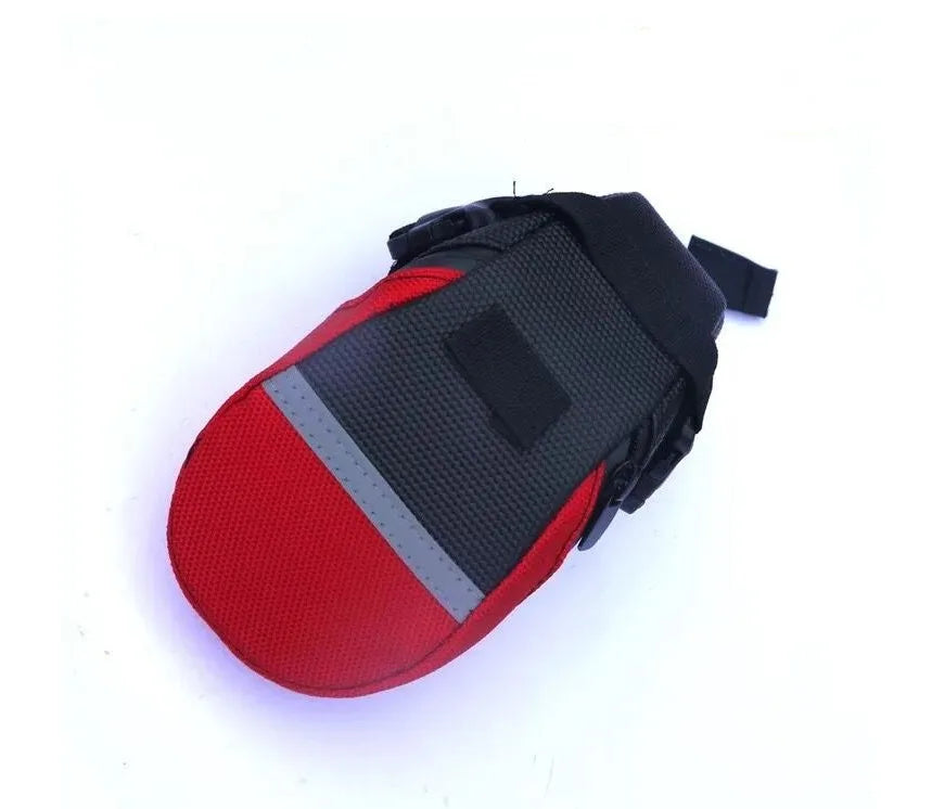 Black bicycle saddle bag made of 600D fabric with reflective strip, 20cm long, on a bike saddle