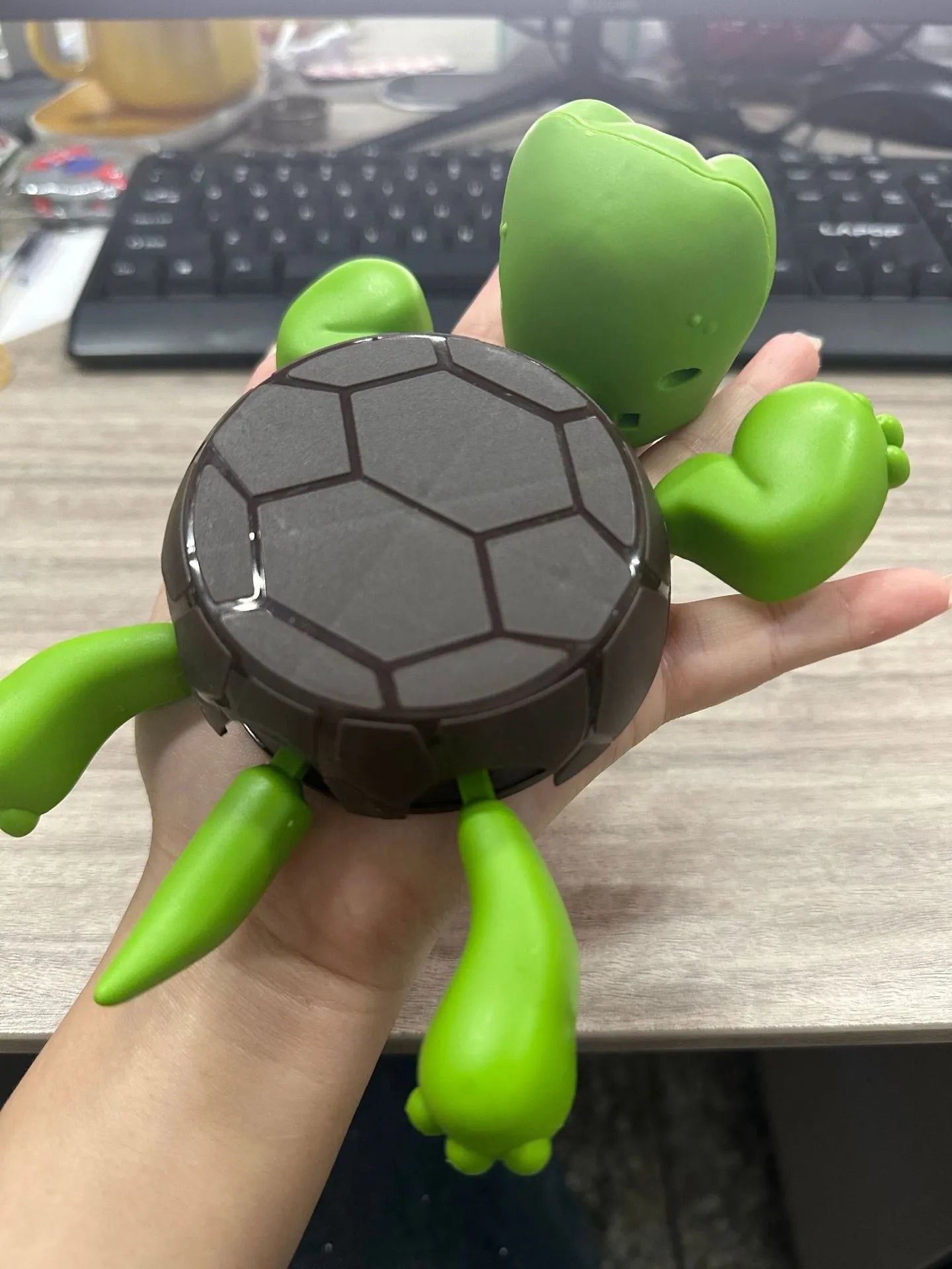 ABS plastic turtle-shaped coaster in green, yellow, or wheat starch colour options.