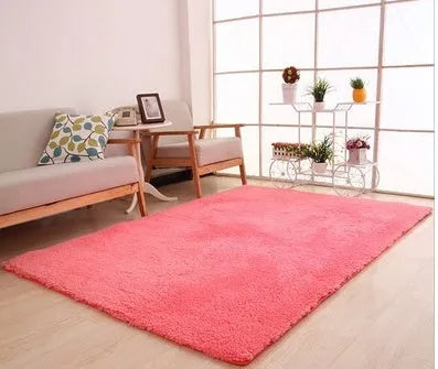 Solid colour lambskin plush carpet with a soft velvet surface and dotted non-slip base.