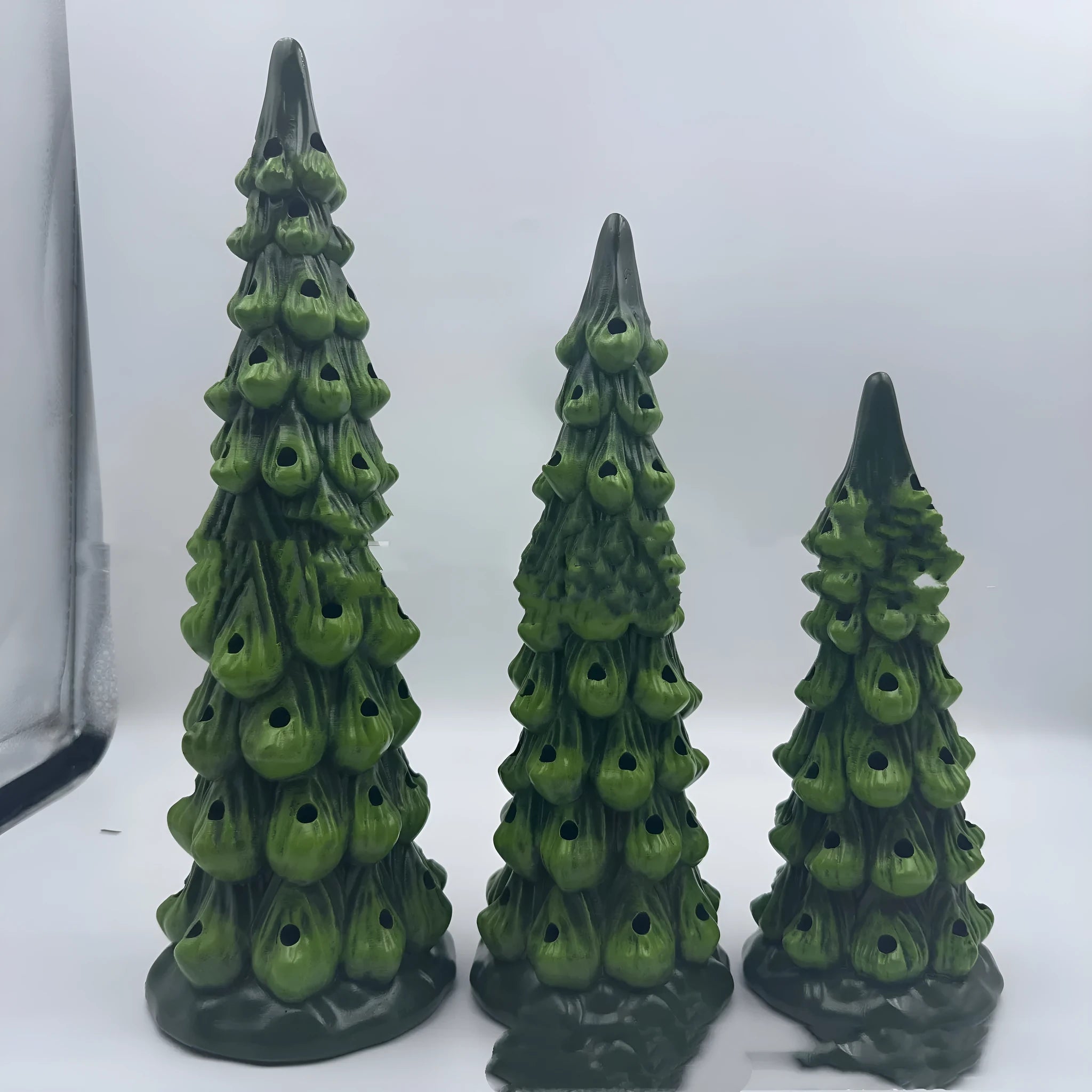 European-style resin Christmas tree decorations in three sizes with colour or warm light options for home and courtyard displays