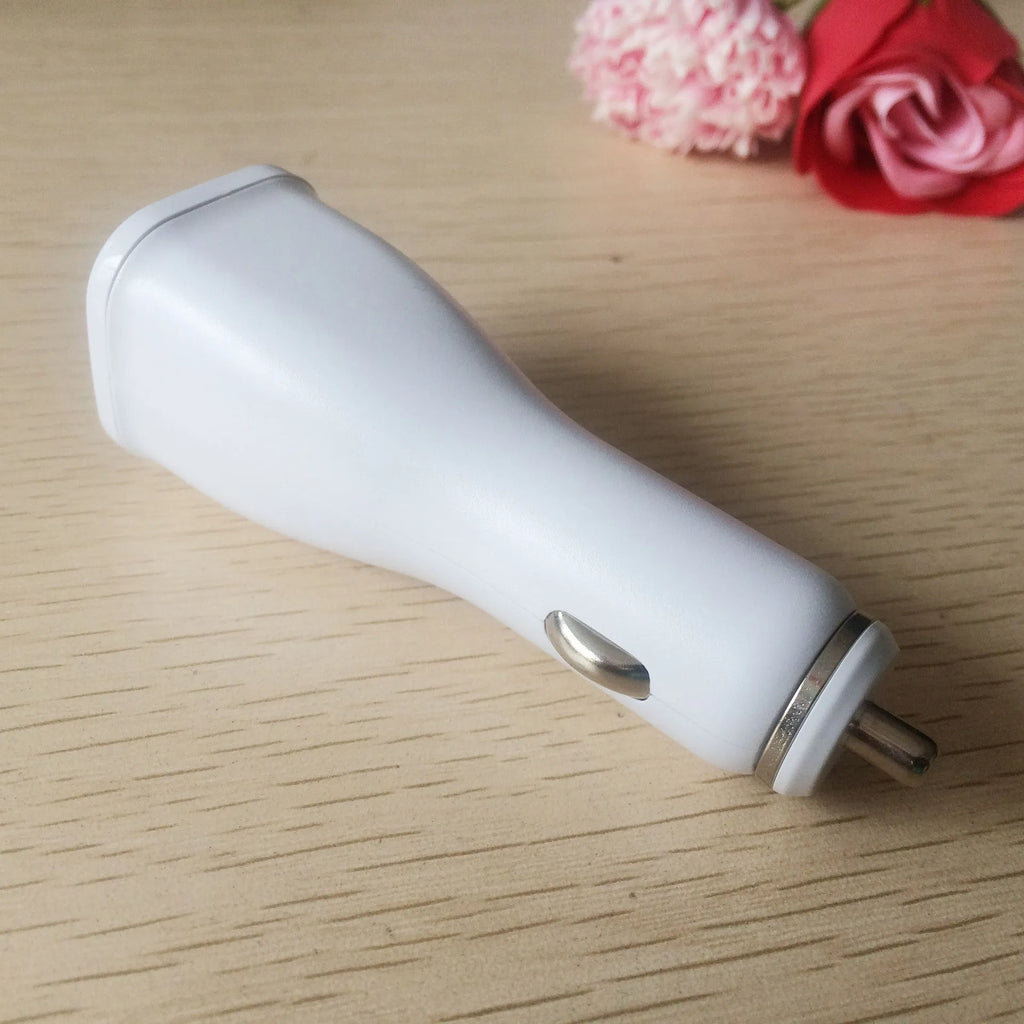 White QC30 single port USB car charger with QC2.0 fast charging technology