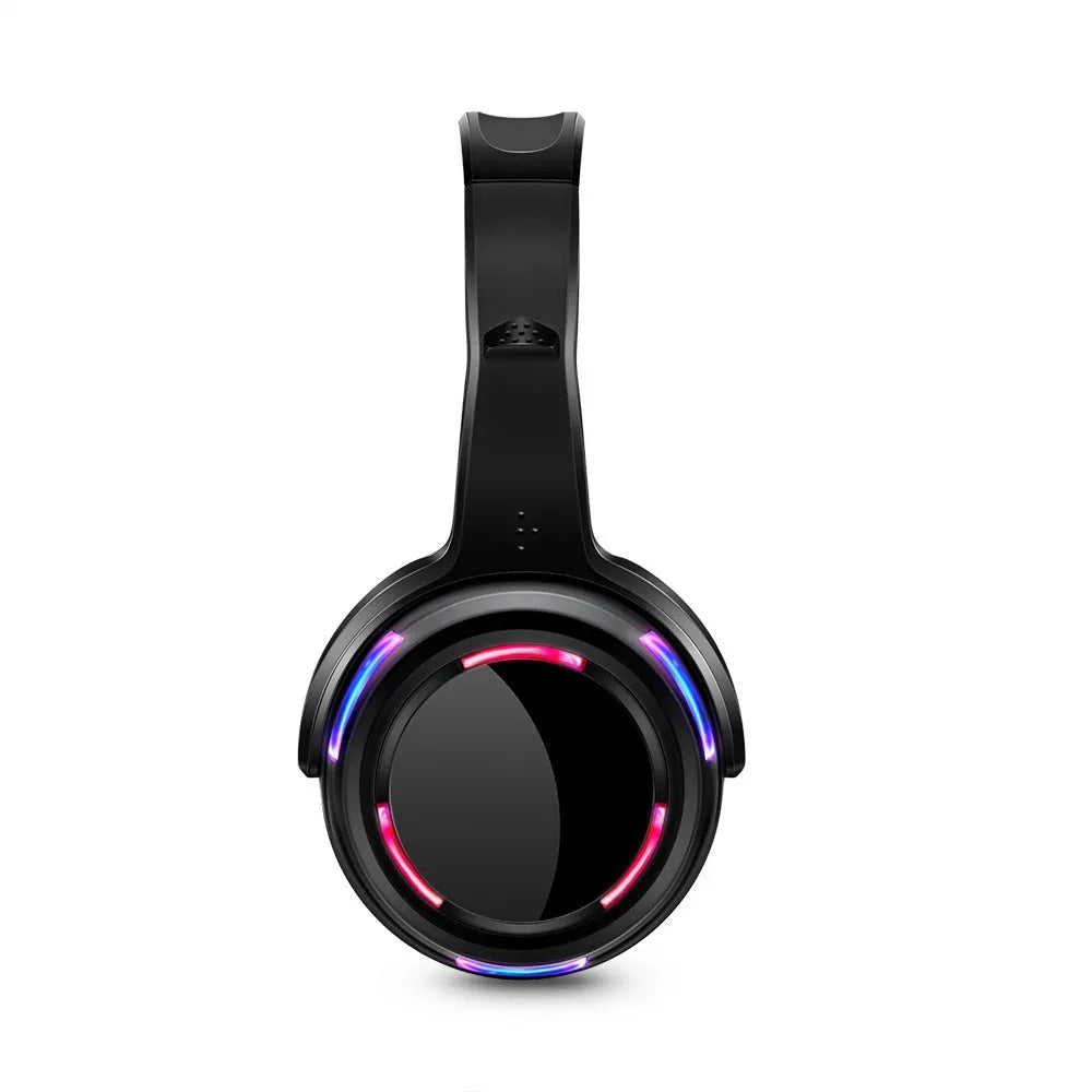 Black silent disco headphones with 40mm speakers and charging cable for wireless group listening