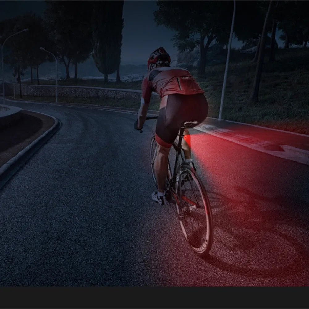 Smart brake sensing USB charging taillight with aluminium alloy shell and compact dimensions